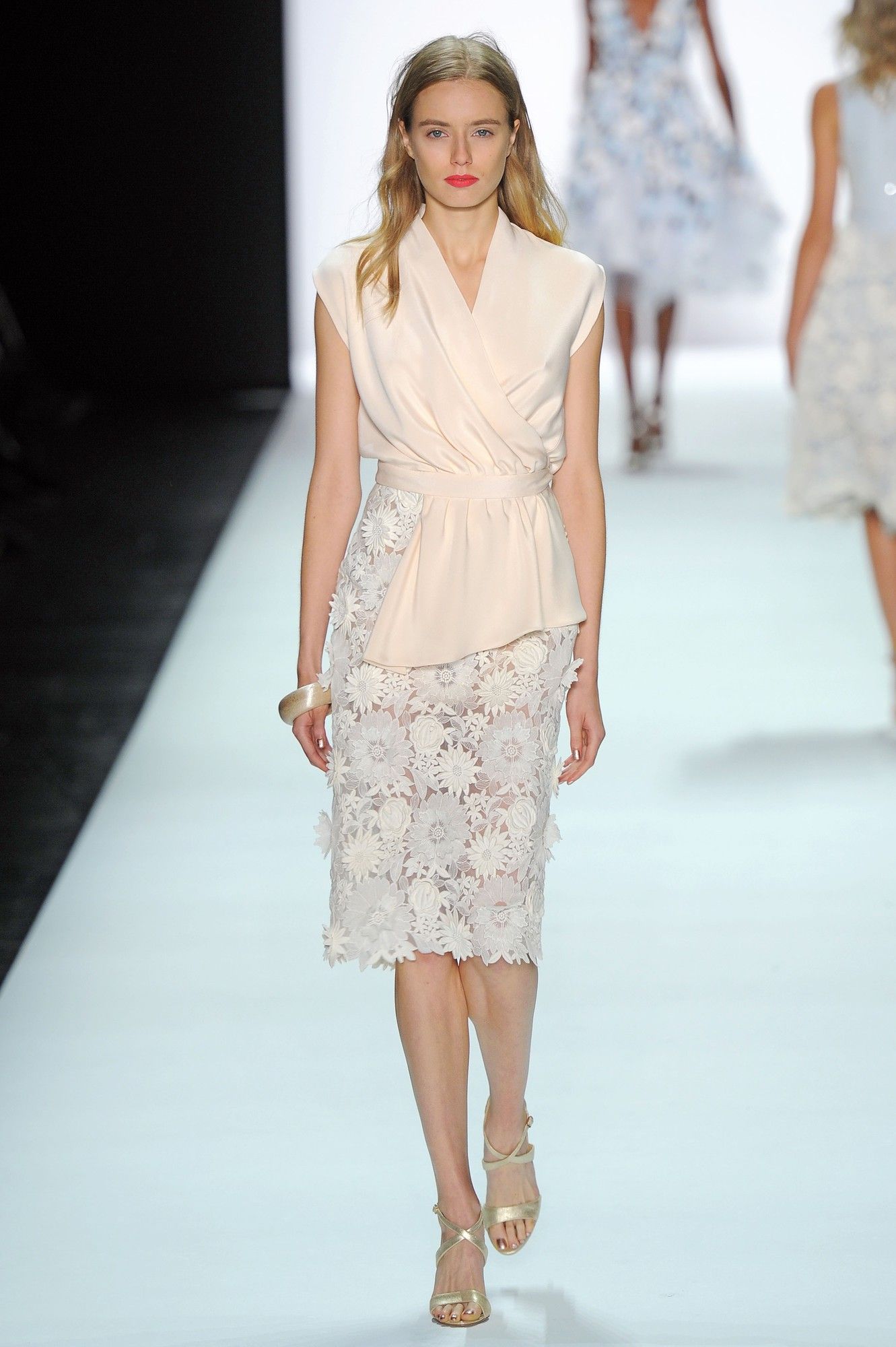 Badgley Mischka прет-апорте сезона весна-лето 2015_13