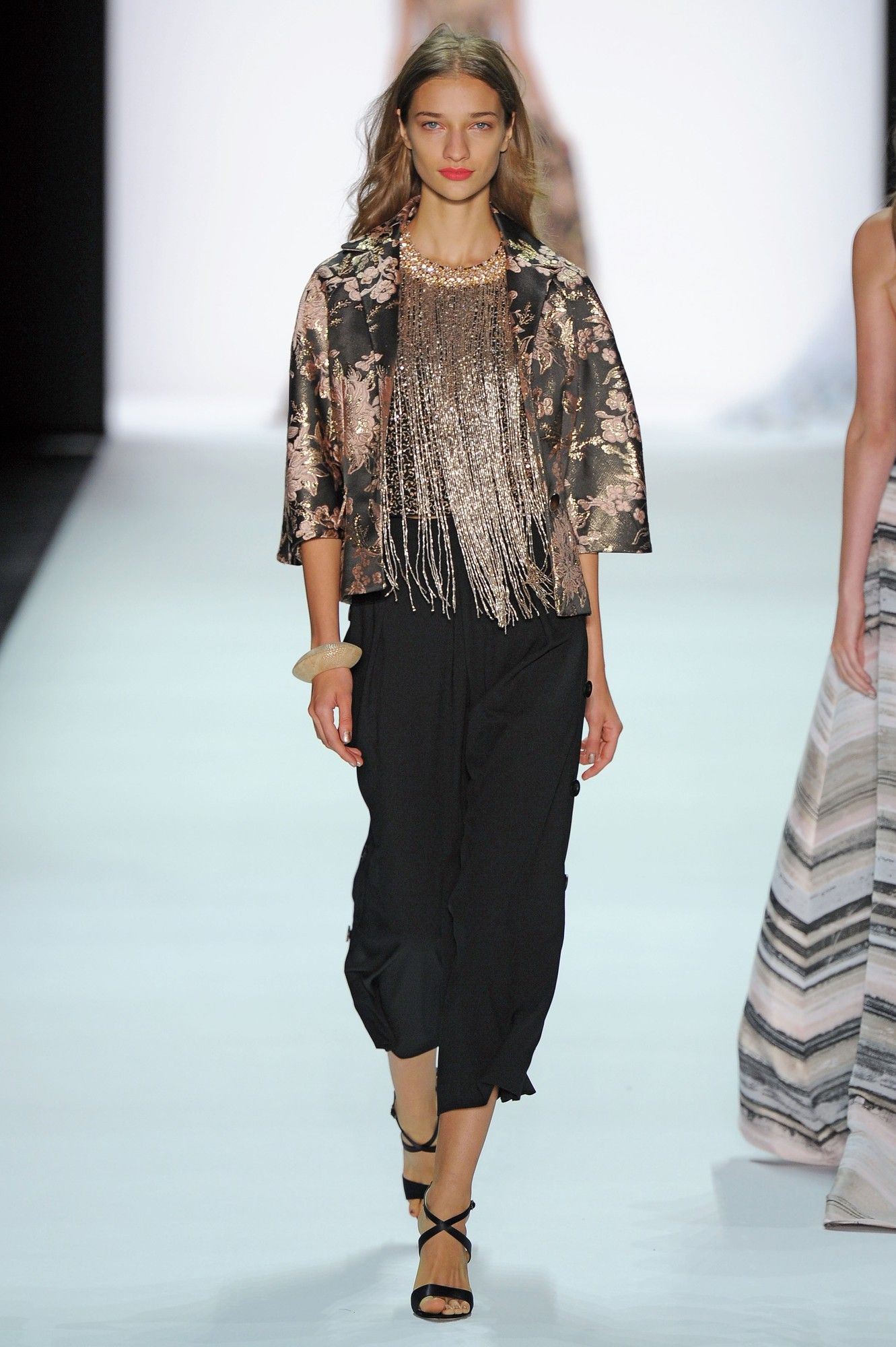 Badgley Mischka прет-апорте сезона весна-лето 2015_17