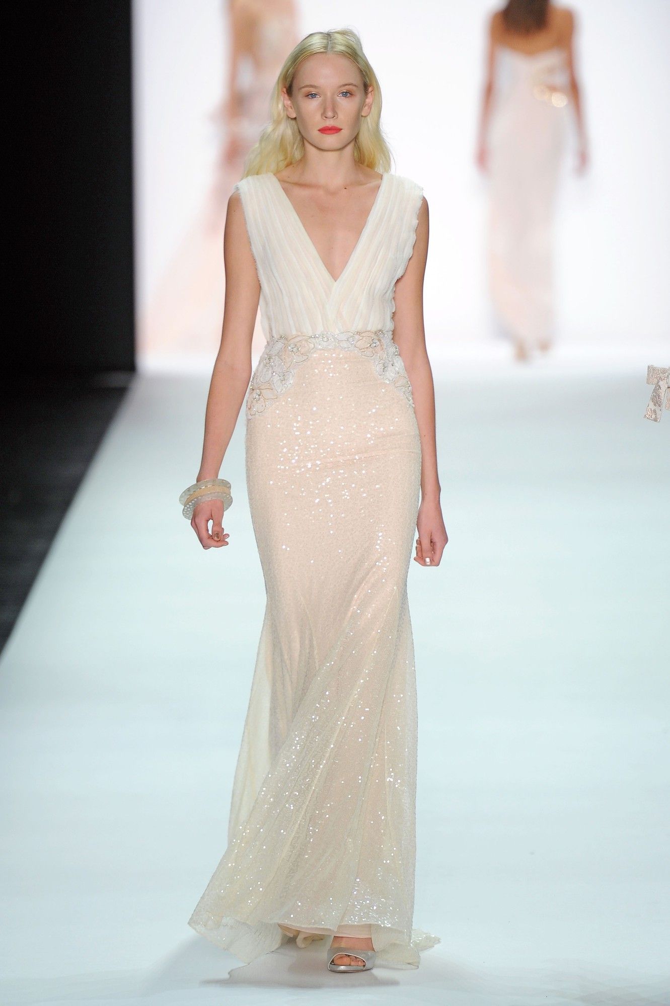 Badgley Mischka прет-апорте сезона весна-лето 2015_28