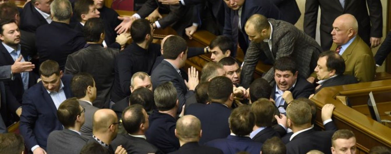 Нардепам можуть підняти зарплату до 25 тисяч гривень