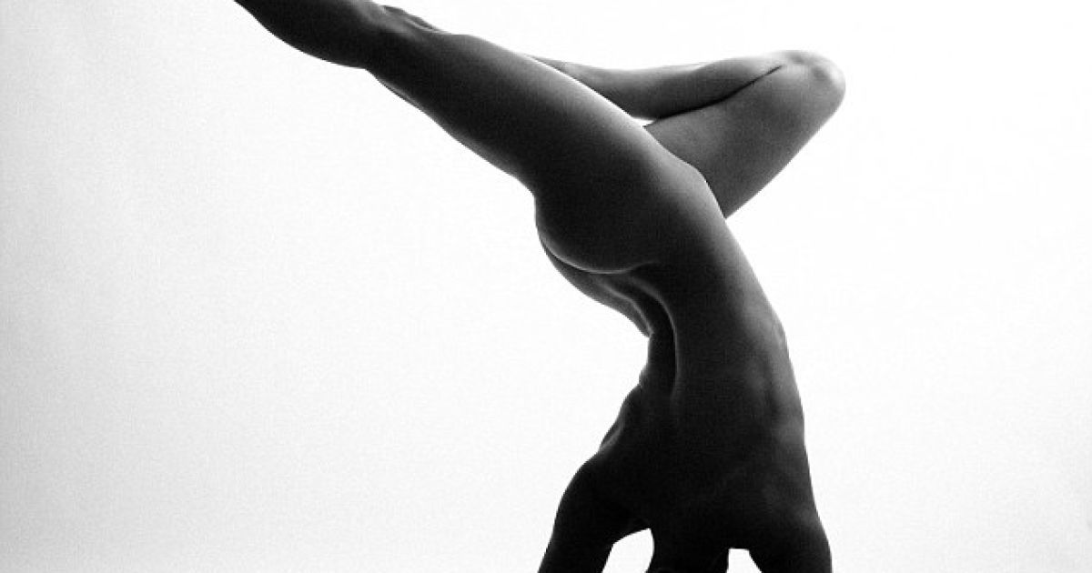 @ Instagram/Nude Yoga Girl.