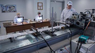 В Україні запустили виробництво пластикових паспортів / © УНІАН