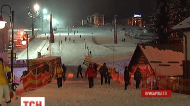 Новорічно-різдвяний ярмарок відкрився на туристичному комплексі «Буковель»