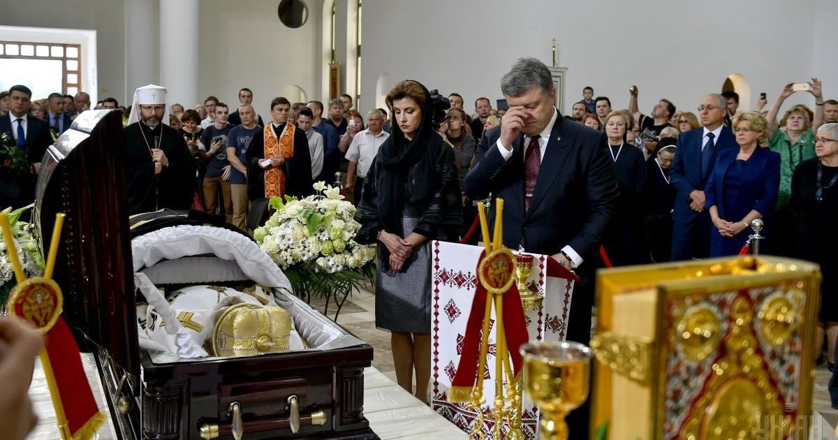 "Моральний авторитет для мільйонів": Порошенко, Гройсман і Турчинов попрощалися із Любомиром Гузаром