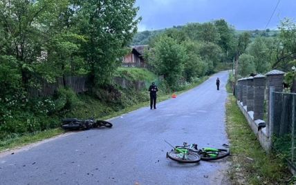 На Львовщине 19-летний мотоциклист сбил насмерть 13-летнюю велосипедистку и попал в реанимацию