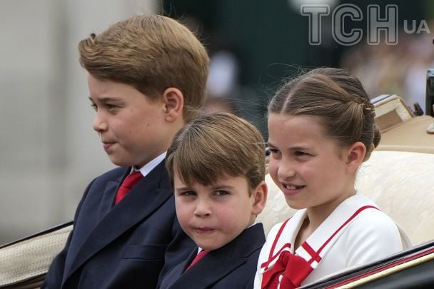 Принцеса Шарлотта зі своїми братами — принцами Джорджем та Луї / © Associated Press
