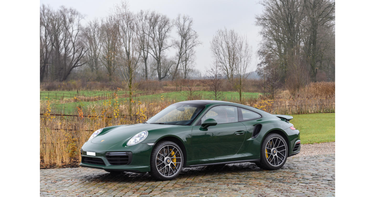 Porsche с рекордным пробегом выставили на аукцион в Великобритании