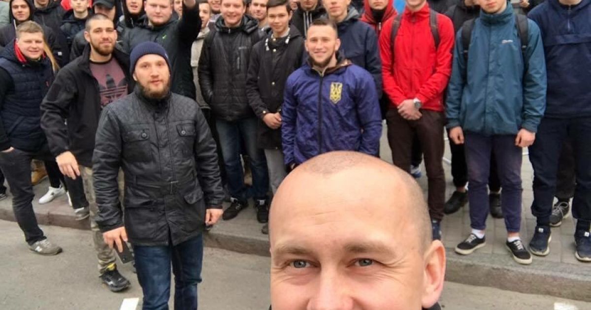 блокування Сбербанку в Харкові_2 / © twitter/полк "Азов"