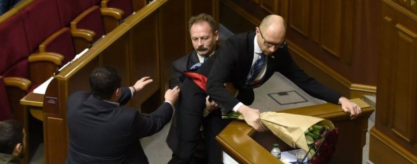 Посол Великобритании прокомментировала "цветы и объятия" в Верховной Раде