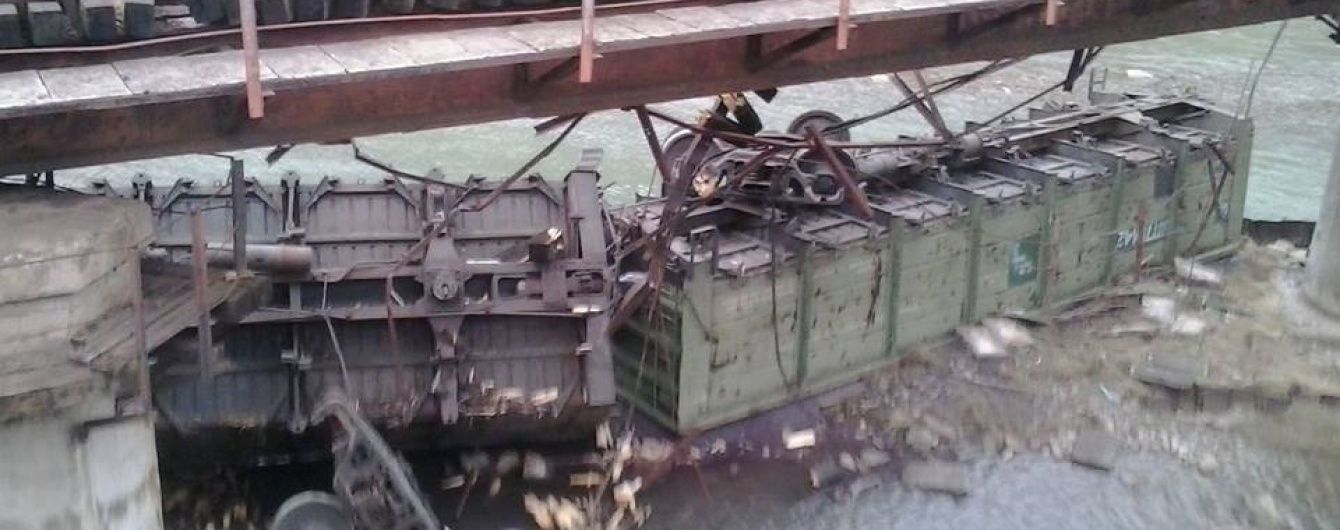 На Львівщині зійшов з рейок вантажний потяг із залізною рудою