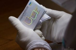В Україні стартував перехід від паперових паспортів до ID-карток. Підсумки першого дня