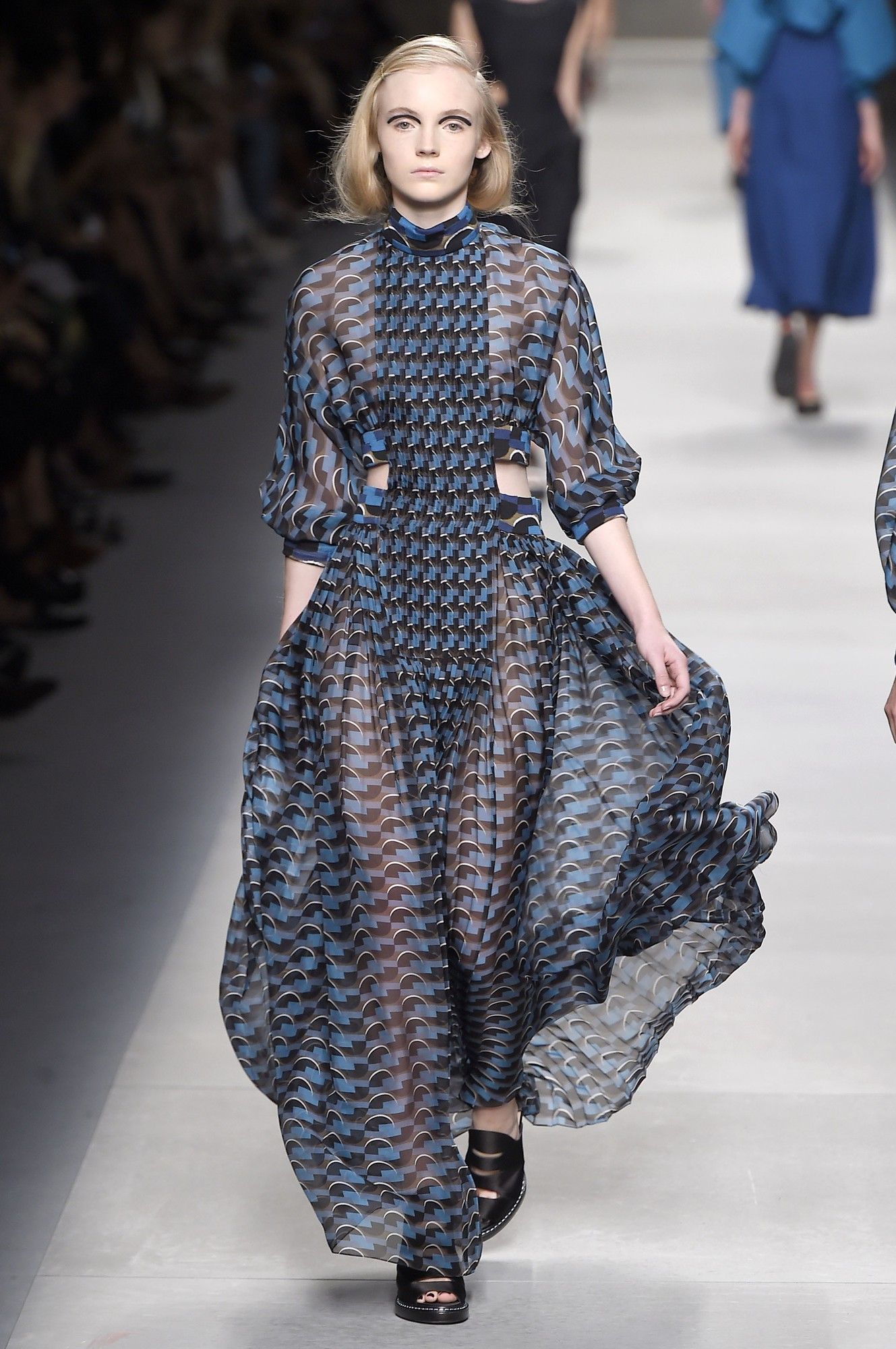 Fendi прет-а-порте сезона весна-лето 2016_20