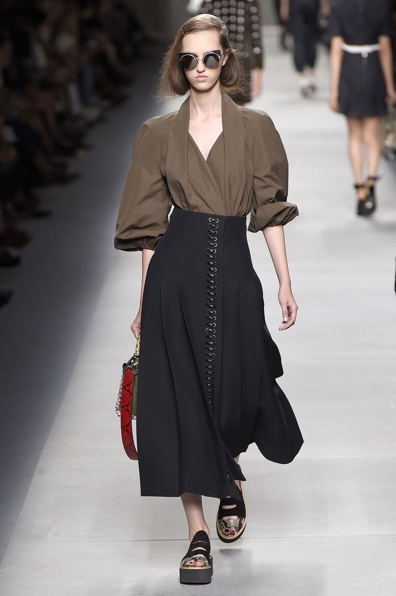 Fendi прет-а-порте сезона весна-лето 2016_25