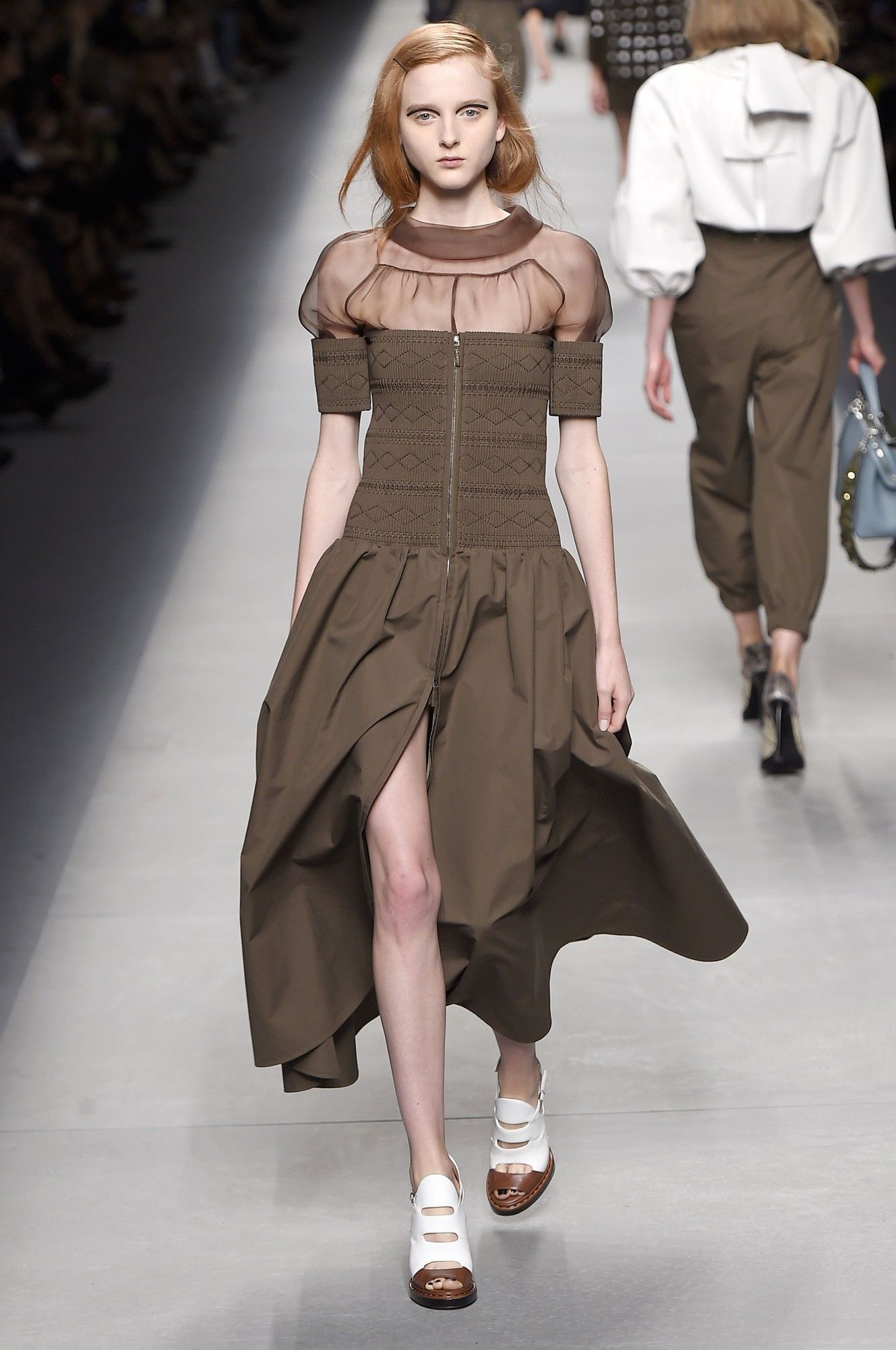Fendi прет-а-порте сезона весна-лето 2016_28