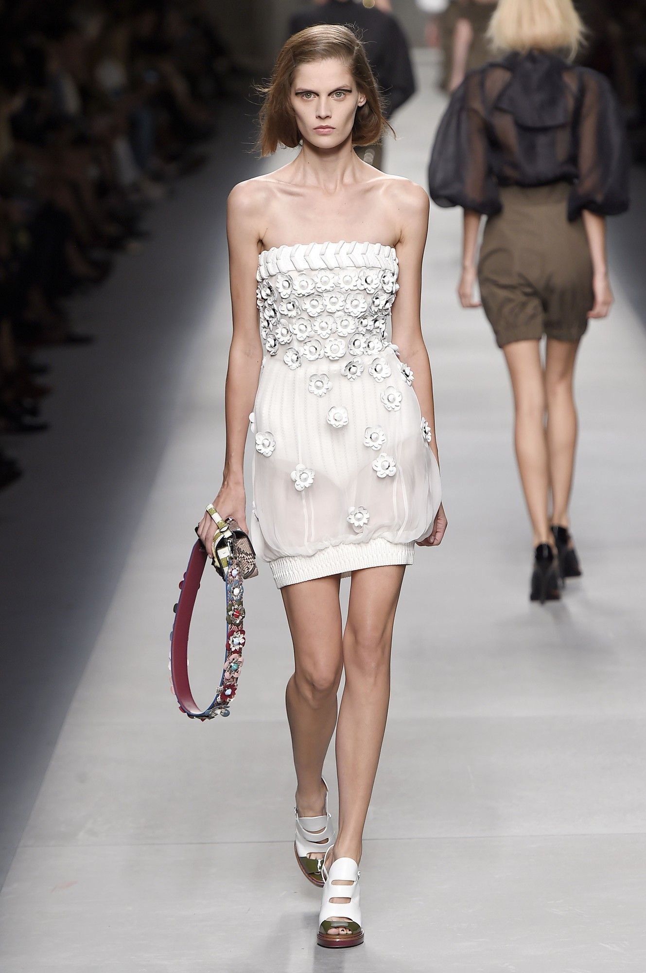 Fendi прет-а-порте сезона весна-лето 2016_30