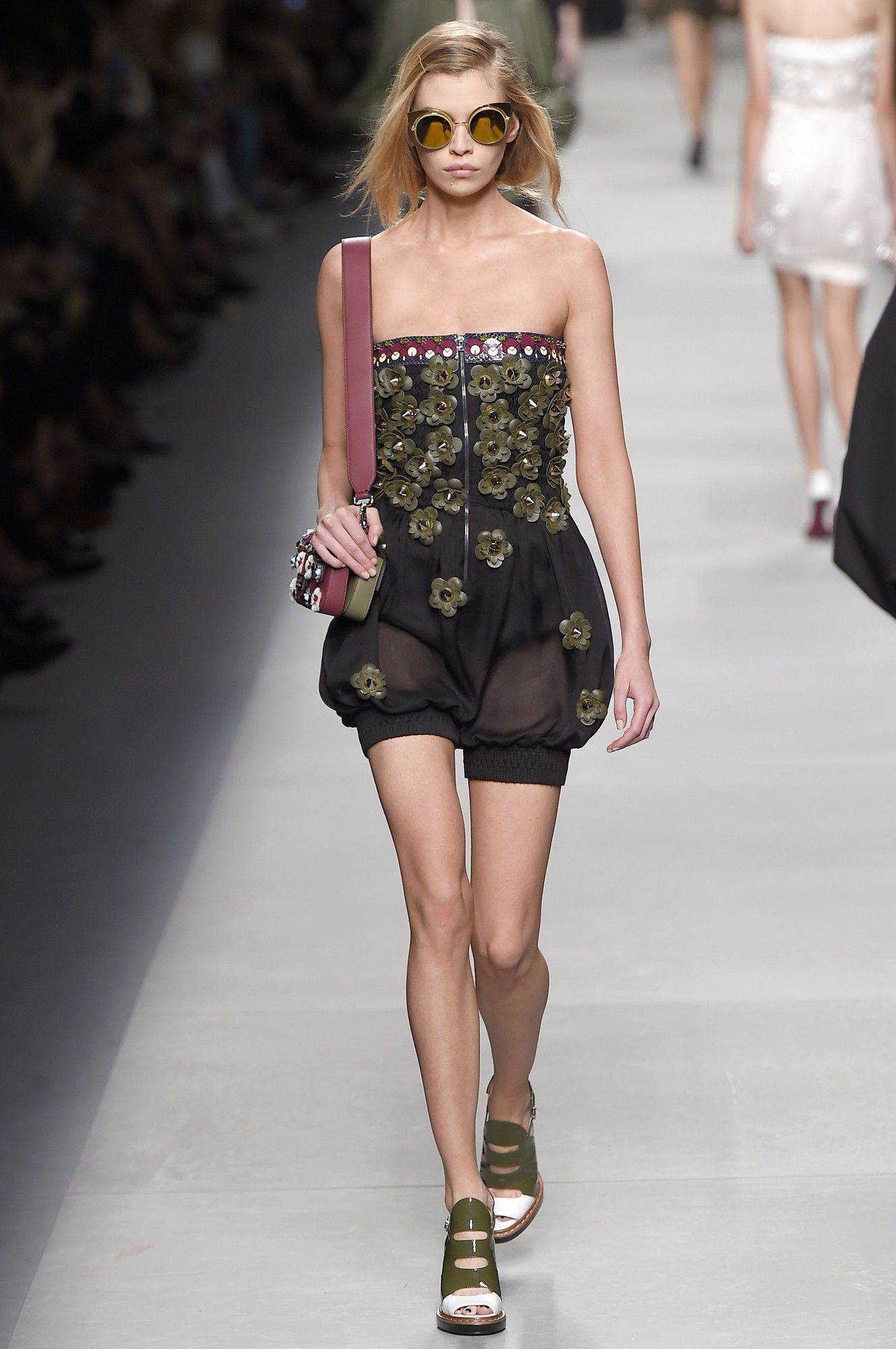 Fendi прет-а-порте сезона весна-лето 2016_32