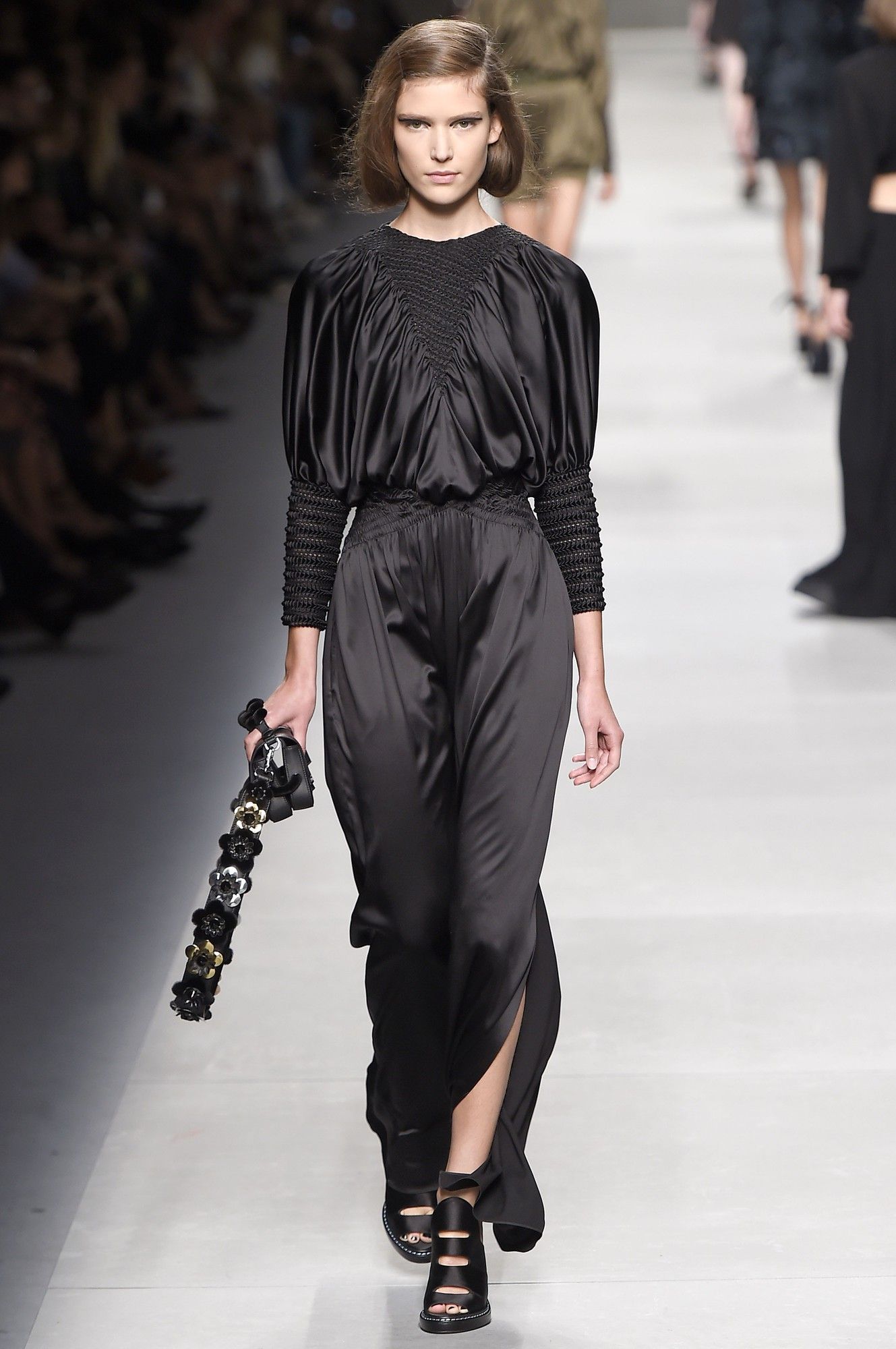 Fendi прет-а-порте сезона весна-лето 2016_38