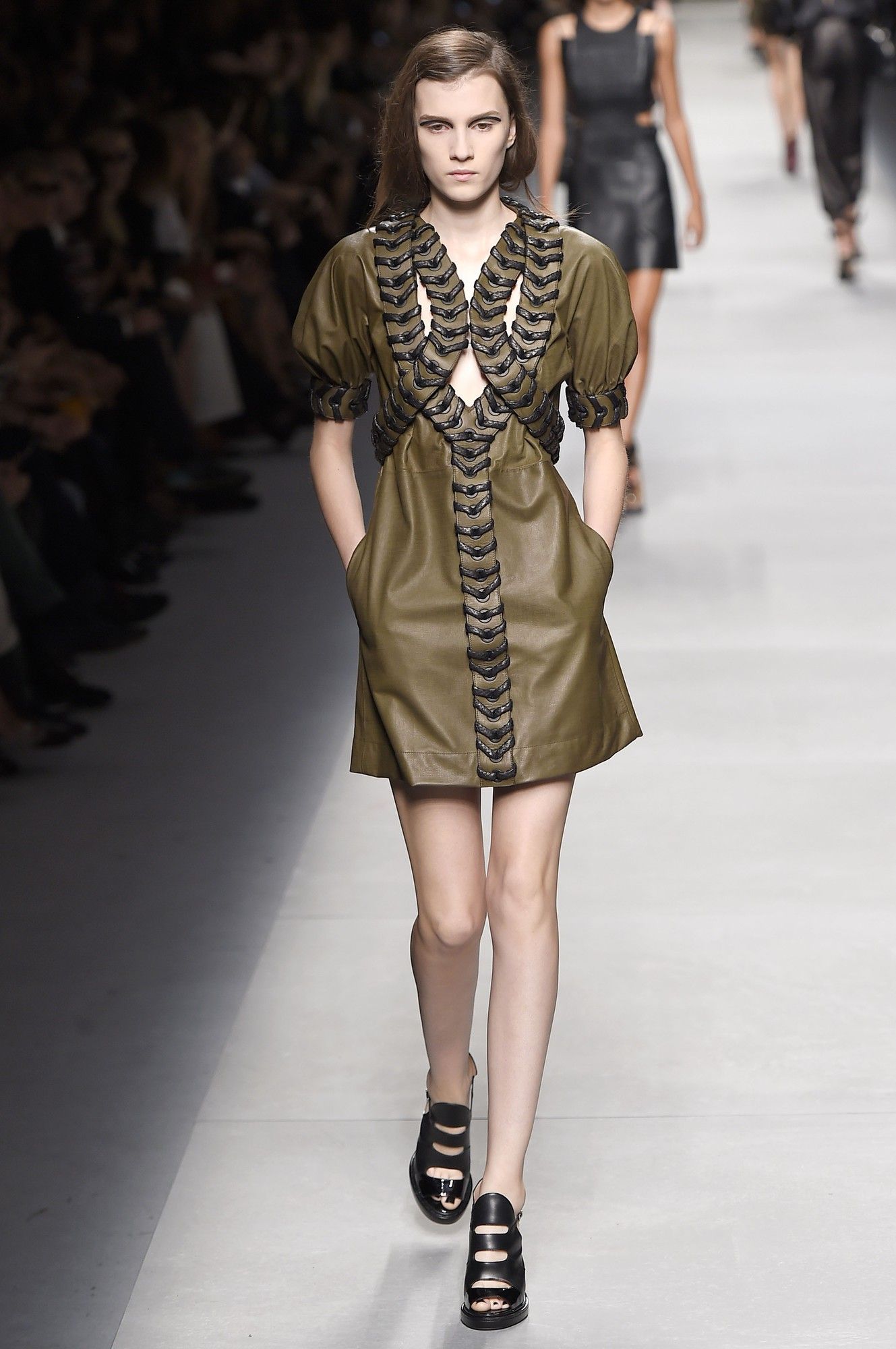 Fendi прет-а-порте сезона весна-лето 2016_42