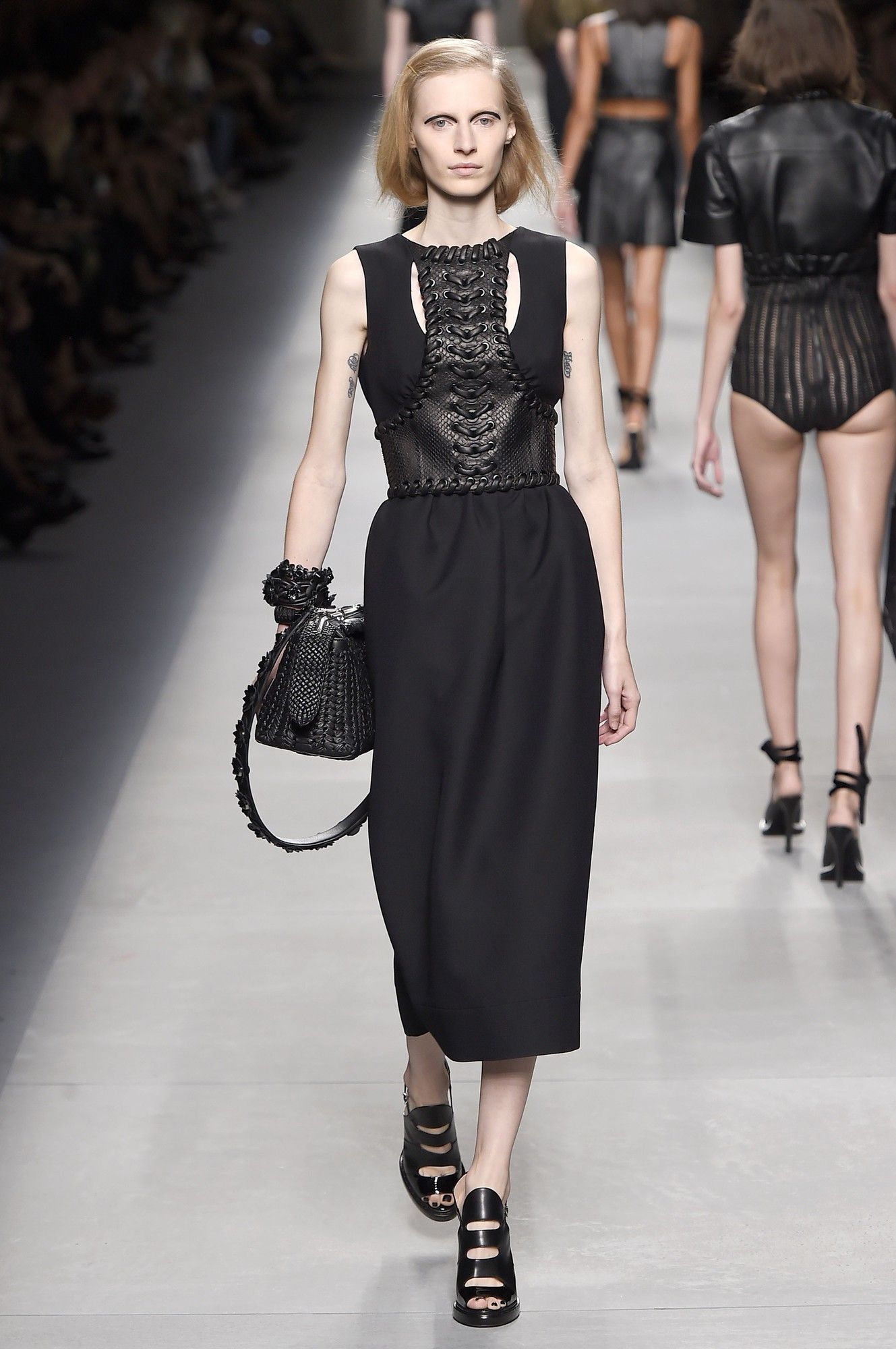 Fendi прет-а-порте сезона весна-лето 2016_45