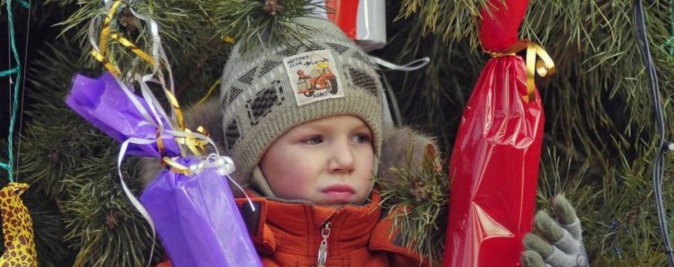 Жива чи штучна. Експерти розказали про користь та небезпеки новорічних ялинок