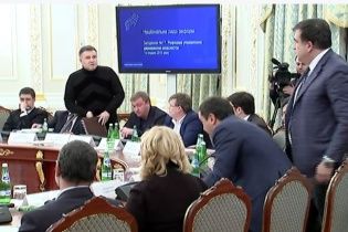 "Склянка розбрату". Конфлікт Авакова та Саакашвілі – це криза в найвищому керівництві України