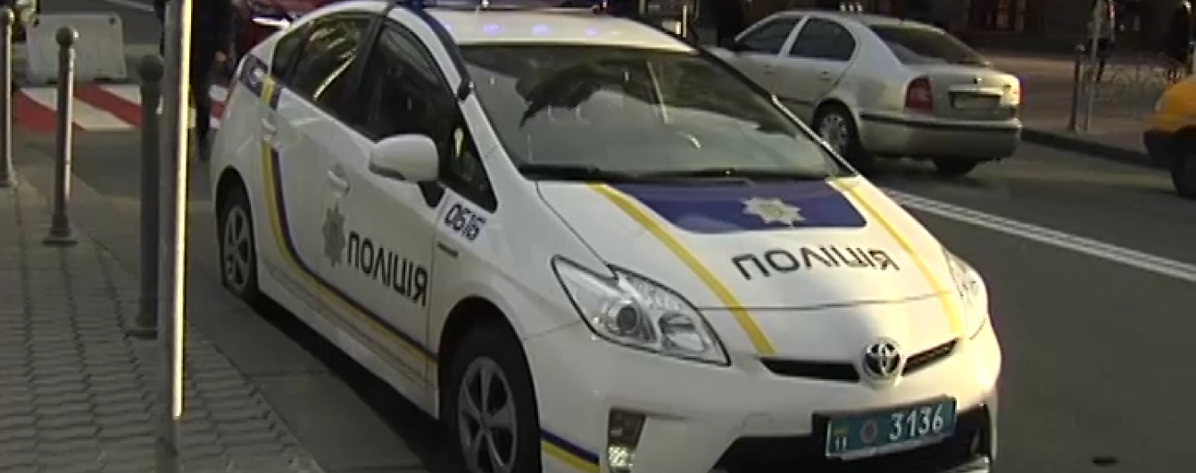 У Мукачевому п'яний 20-річний юнак на Mercedes збив поліцейського