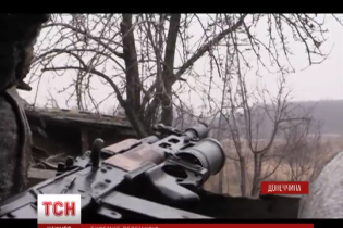 Українські військові зняли на відео, як бойовики обстрілюють житлові околиці Мар'їнки