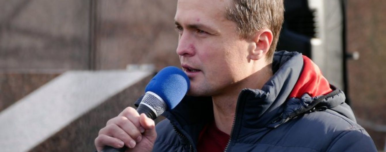 Народний депутат змусив поліцейських евакуювати свою машину