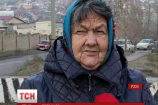 Савченко дозволили годину поговорити з матір'ю через скло