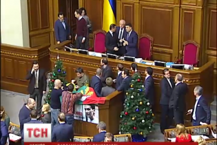 Рада не проголосувала за "бюджетні" закони Яценюка
