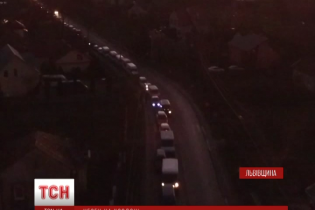 Сім сотень автівок застрягли на кордоні з Польщею, поспішаючи в Європу на Різдво