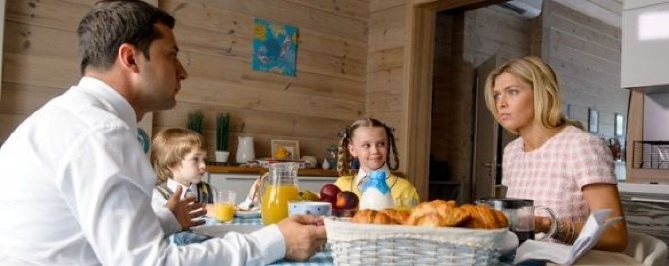 Зеленський показав, як шукав чоловіка Брежнєвій у новій комедії