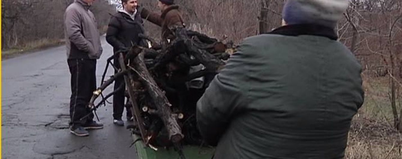 Иллюзии жизни в зоне АТО: уголь от ООН, "Оплот 1" в телевизоре и голос Путина на ночь