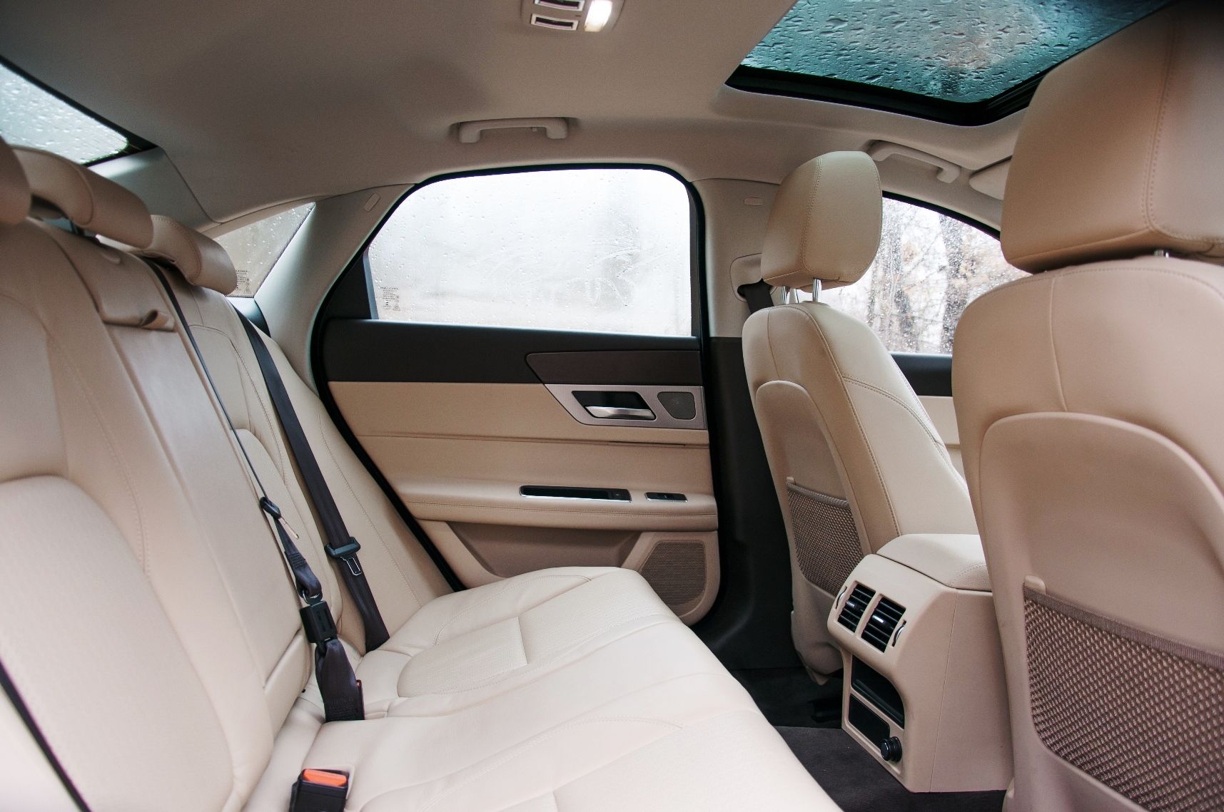 Jaguar XF_23