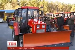 Кличко-"тракторист". Мер Києва випробував нову снігоприбиральну техніку