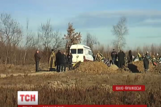 В Івано-Франківську поховали загиблу під колесами автівки Омельченка