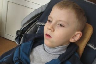 Допоможіть Іванку зробити свої перші самостійні кроки