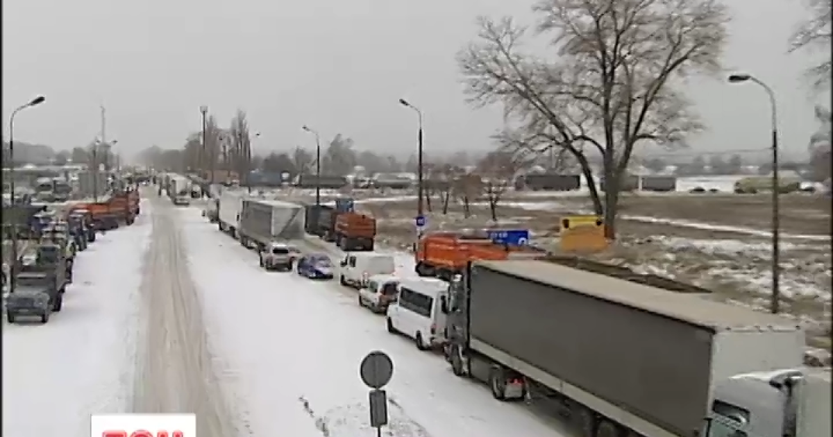 Возмущенные фермеры грозятся перекрыть автотрассы по всей Украине