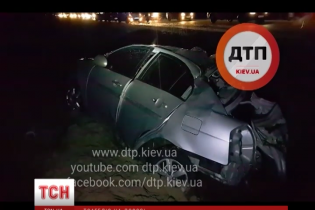 Поблизу Києва під час снігопаду у подвійній аварії загинула жінка
