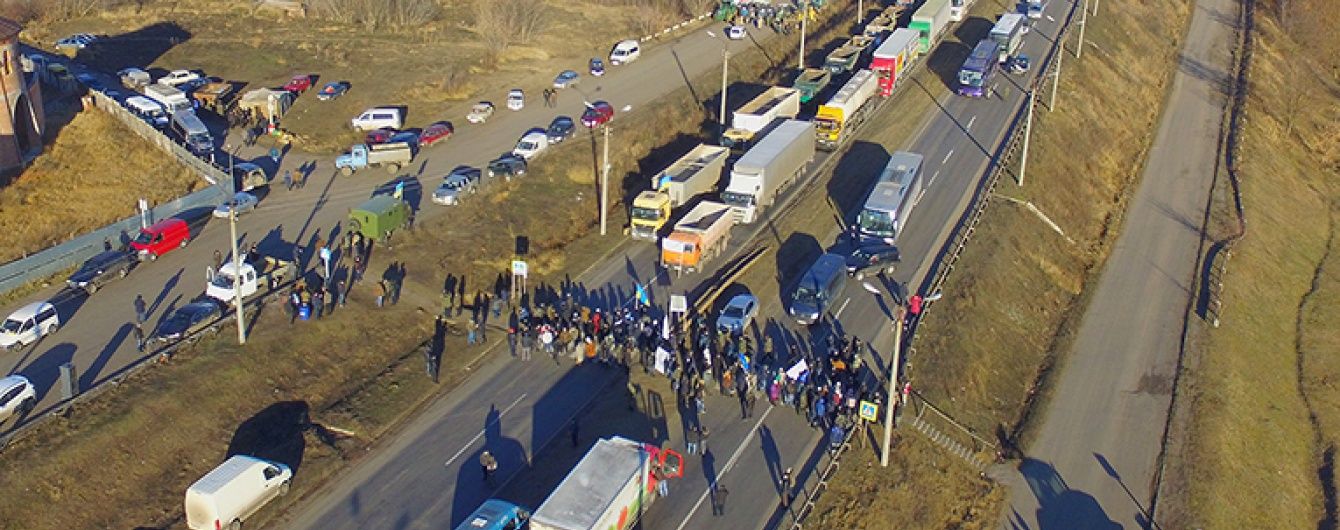 Чому аграрії-страйкарі перекривають дороги у всій Україні та кому це вигідно. Інфографіка
