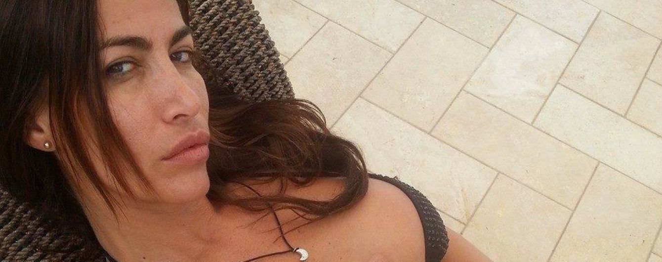 Спокуслива іспанська модель показала сексуальні форми у футболці "Манчестер Юнайтед"