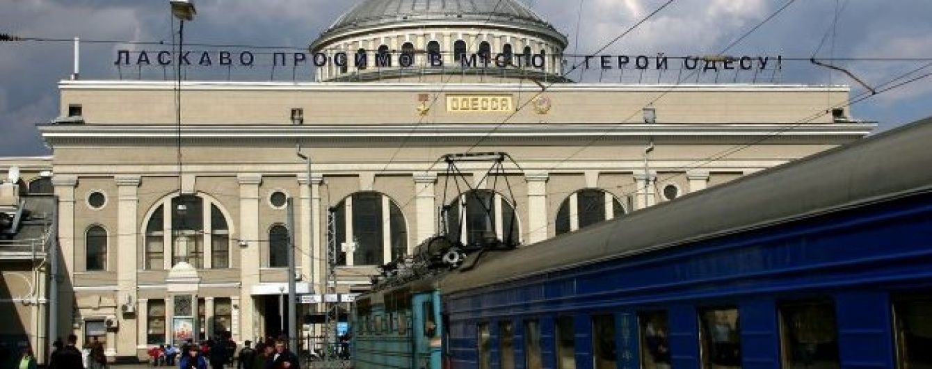 В Одесі знову пожежа: на залізничному вокзалі зайнялося депо