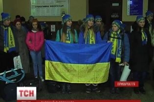 Подалі від війни дітей із Донбасу на різдвяні свята волонтери відправили в Карпати