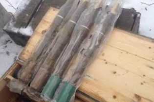 На Донеччині СБУшники із військовими попередили диверсію та знашли схованки зі зброєю