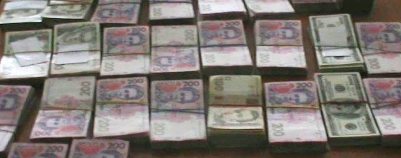 У Запоріжжі "накрили" потужний конвертцентр із обігом у понад 100 млн