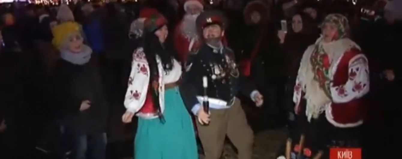 У Києві на Різдво одночасно заколядували кілька тисяч людей