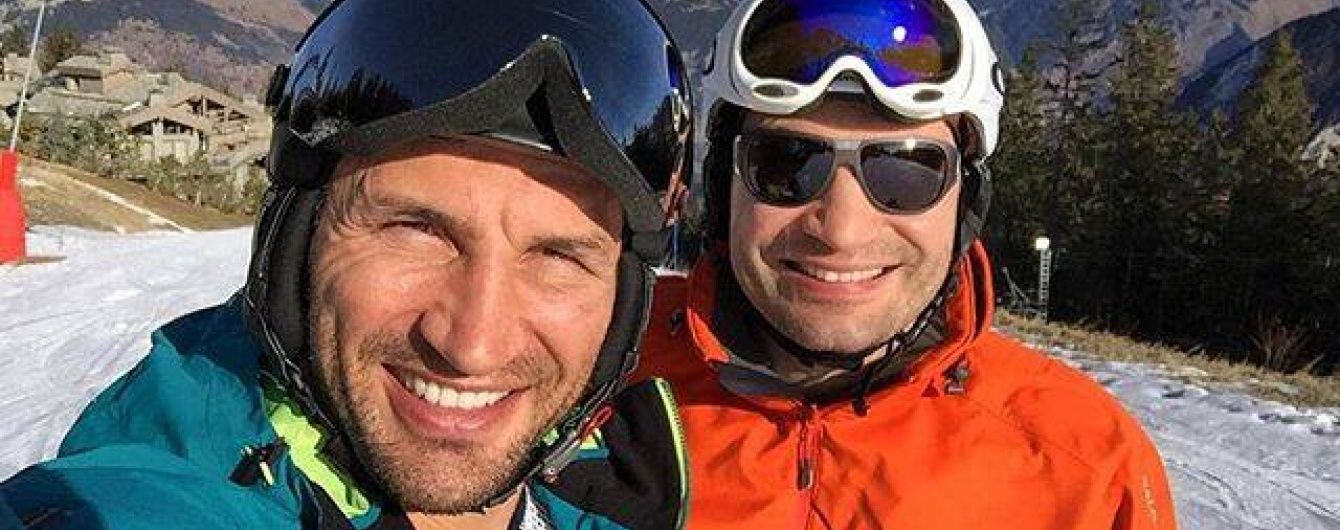 Мер Кличко потрапив під шквал критики через фото з братом на гірськолижному курорті
