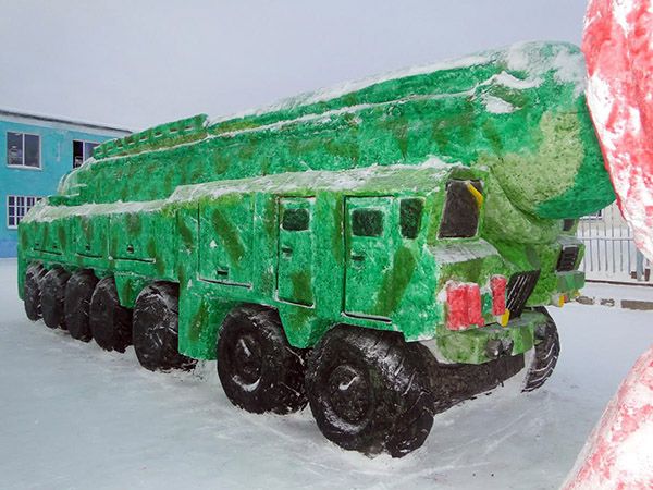 Ракетна установка Тополь із льоду та снігу у РФ _2