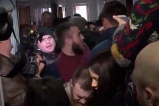 У суді над бійцями "Торнадо" виникла штовханина активістів з поліцією