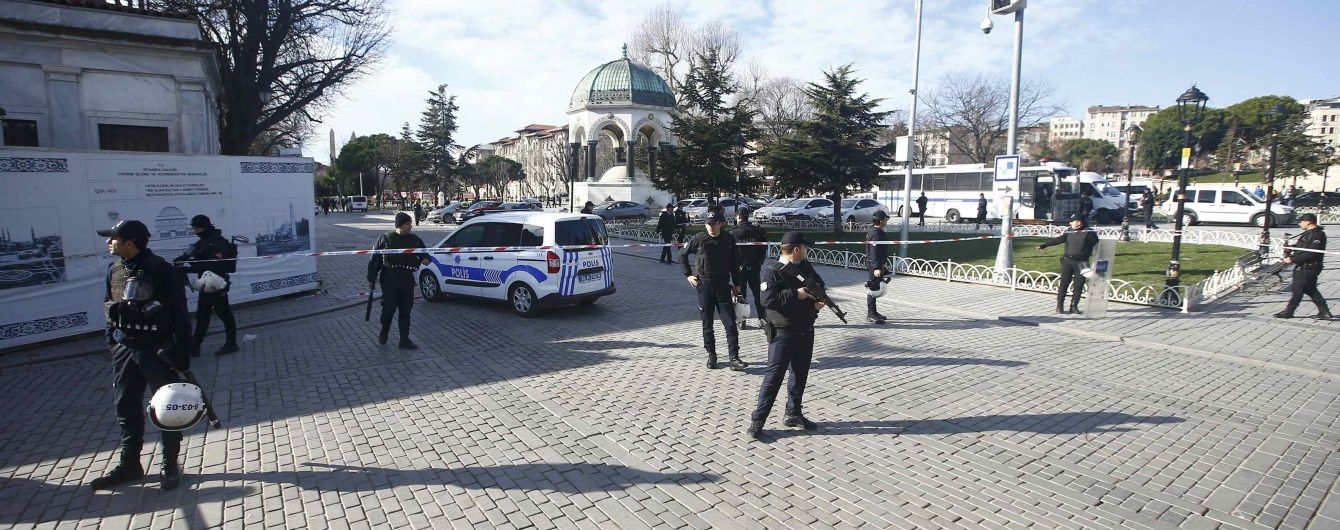 У центрі Стамбула шукають спільника терориста, який підірвав себе вранці